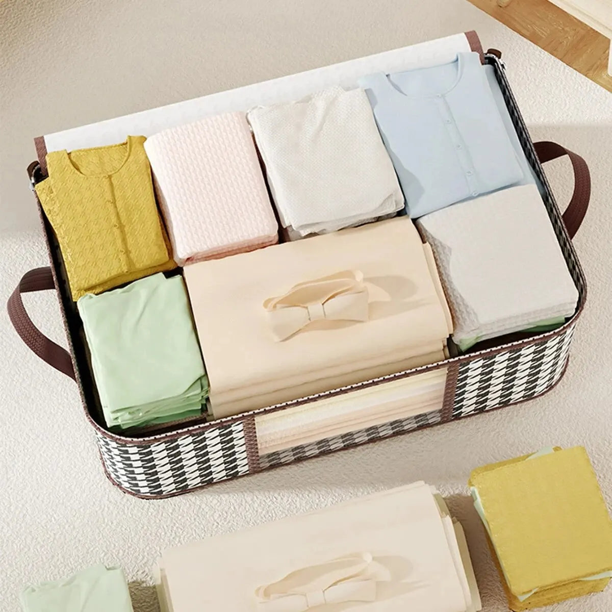 Large Capacity “Visible” Clothing Storage Bag